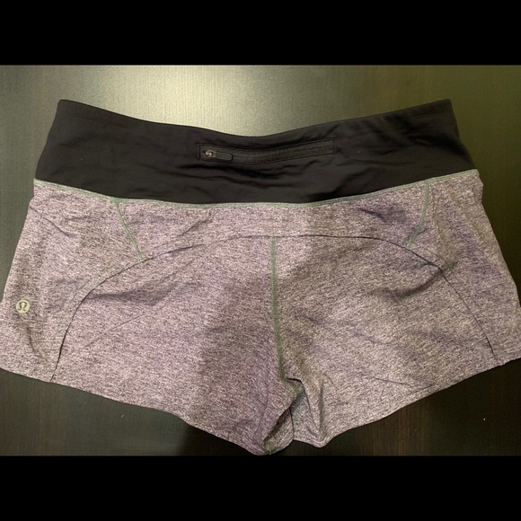 Lululemon Short Size 8 - Picture 2 of 4